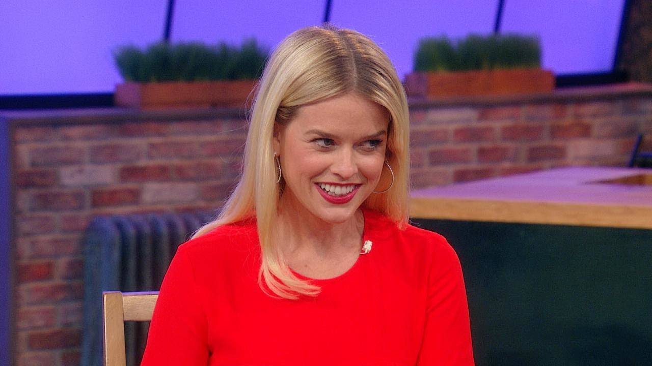 Alice Eve On Working With Keanu Reeves In Her New Film "Replicas" | Rachael Ray Show
