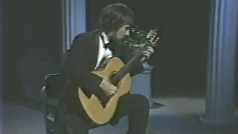 Classical Guitarist Charles Duncan Performs Bach G...