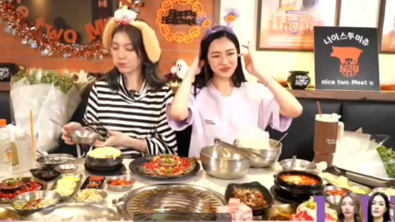 2 อาหารวันนี้หวานเกินไปแล้วววว 😍 พี่หลิง น้องออม ได้กินข้าวด้วยกันแล้ว พี่หลิงบริการดี ป้อนๆ 😋🤭