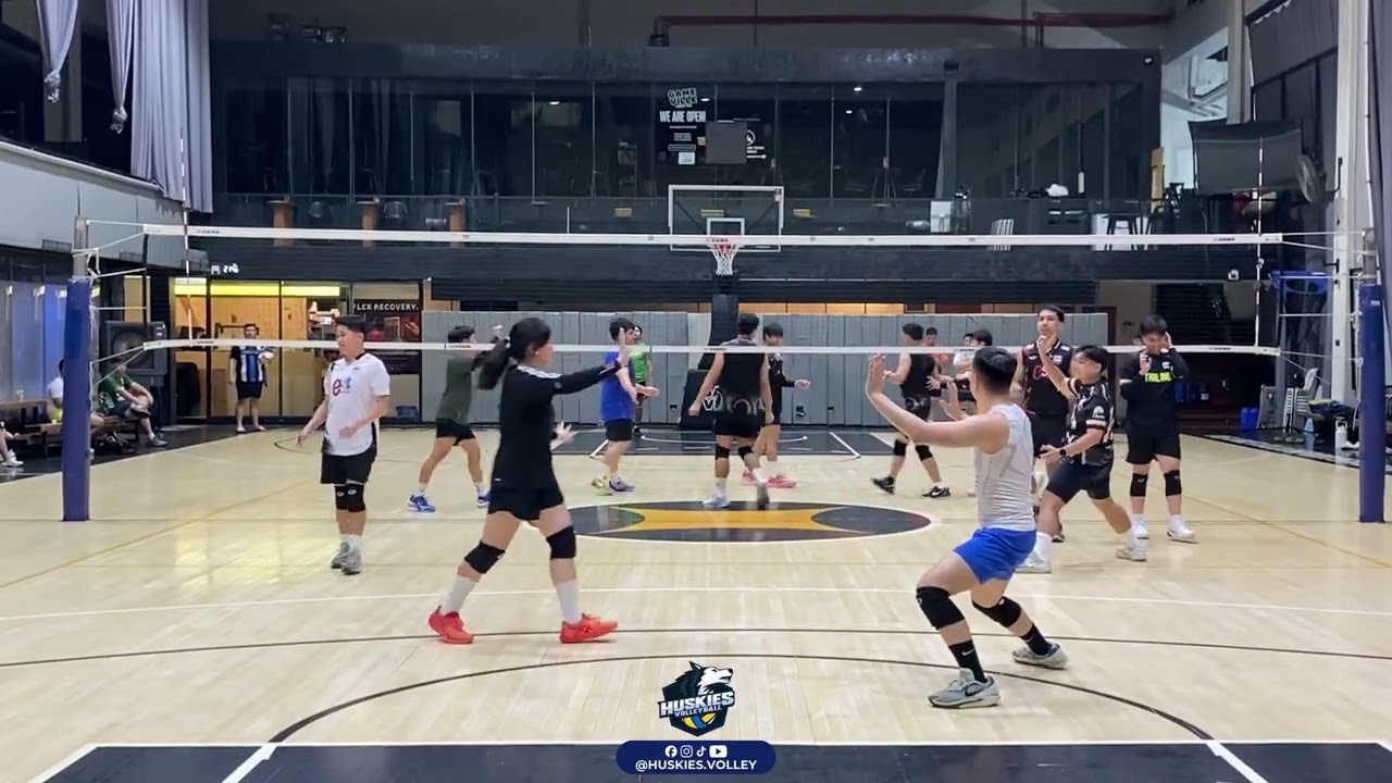November 1, 2025 - Game 2 | Huskies Volleyball