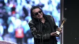 Gökhan Kirdar: “Yilin En Etki̇leyi̇ci̇ Canli Şovu” Ödülünü Kazandi