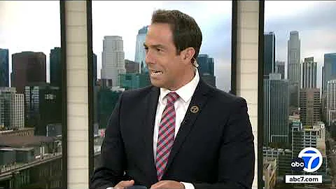 Anchor reacts live as earthquake shakes Malibu