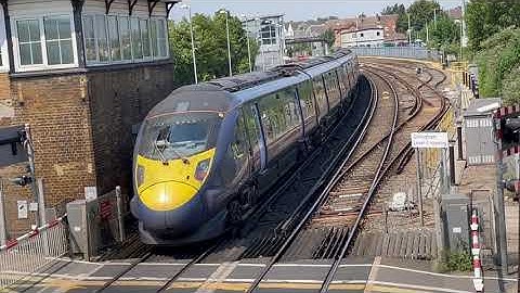 Southeastern Class 395 Javelin Train at Gillingham Crossing 4K Video