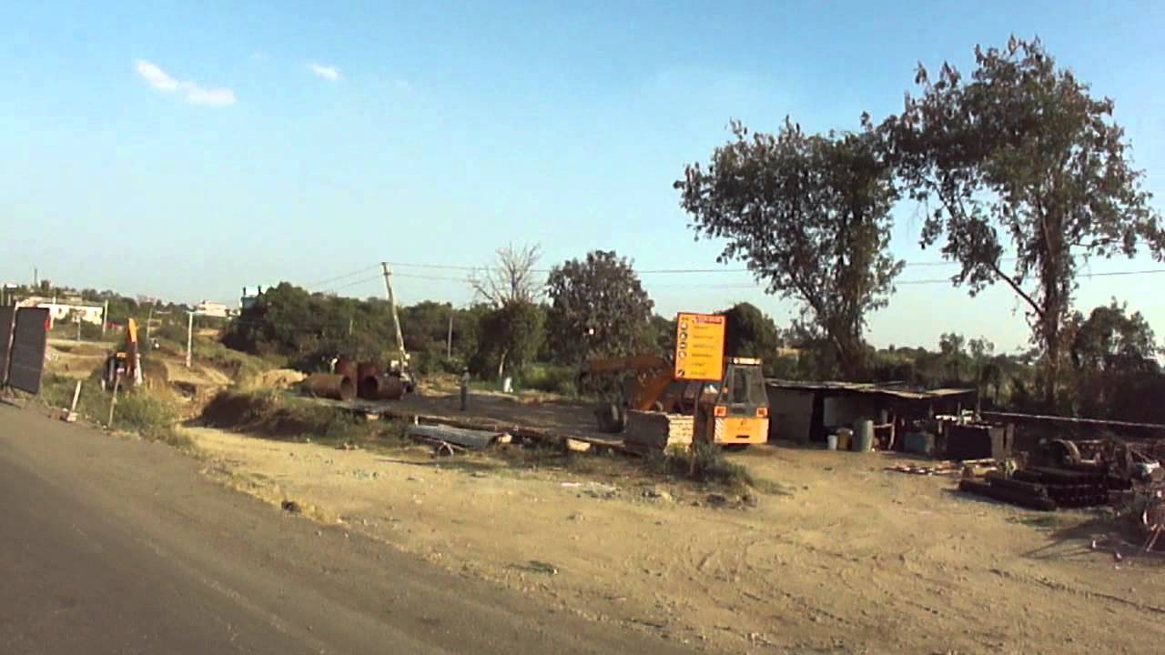 Traffic jam on Navsari highway, Gujarat, India; 24th February 2011 (2)