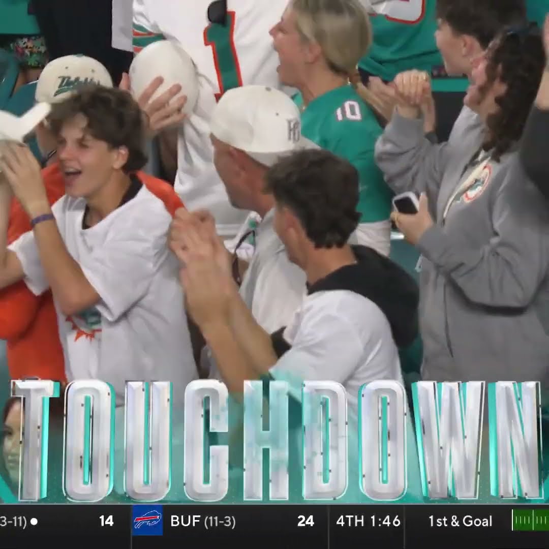 DeVon Achane rushes for a 50-yard touchdown vs. San Francisco 49ers