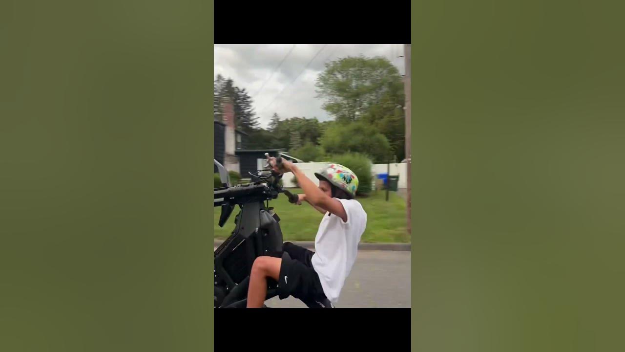Tellem that I’m coming 👀💯🔥#electric #onewheeldeal #bikelife #startemyoung #goat #fyp #fpyシviral