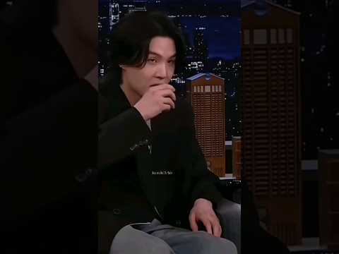 یطوری خفن مشروب خورد که انگار آب دادن دستش شوگا یونگی بی تی اس کیپاپ