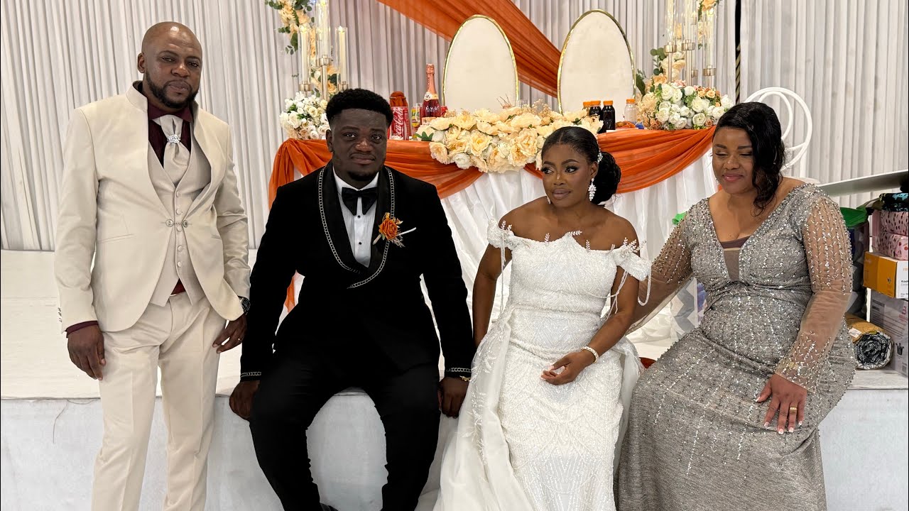 Page rose: Soirée Dansante de Disc MERLIN MUANDA et Maman MARIA MANSANGA 