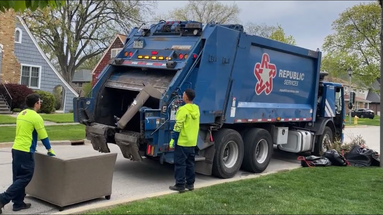 Republic LEU Heil 5000 Rear Loader Garbage Truck At The Cleanup YouTube republic-leu-heil-5000-rear-loader-garbage-truck-at-the-cleanup-youtube