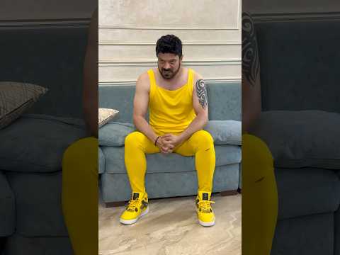 غضبان لانهم تأخرو و عندما اتو