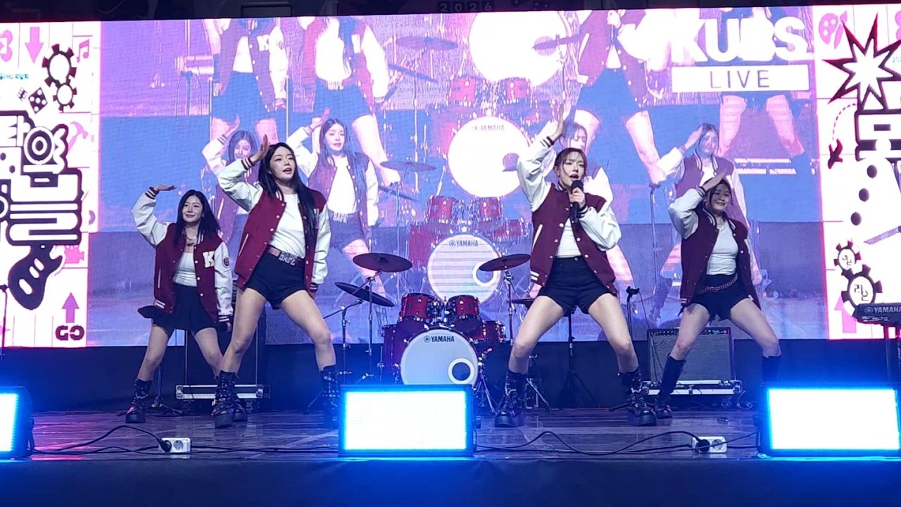 260309 FIFTY FIFTY 피프티피프티 - Pookie 푸키 & 가위바위보 Eeny meeny miny moe (고려대 동아리박람회) 직캠 fancam by zam