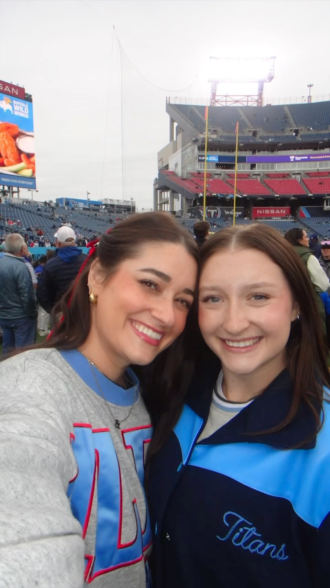 Titans gameday captured the old-school way ? @JennicaandAnnica