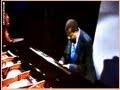 WAVE (TOM JOBIM) - OSCAR PETERSON - LIVE BBC - 1976