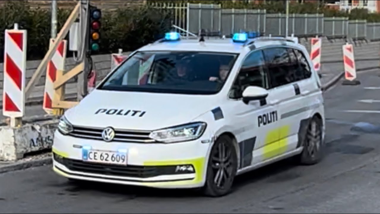 [POLITI] Politi patruljevogn i udrykning på buddingevej i Buddinge Police car responding polizei