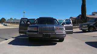 1995 Lincoln Town Car Signature Series walk around