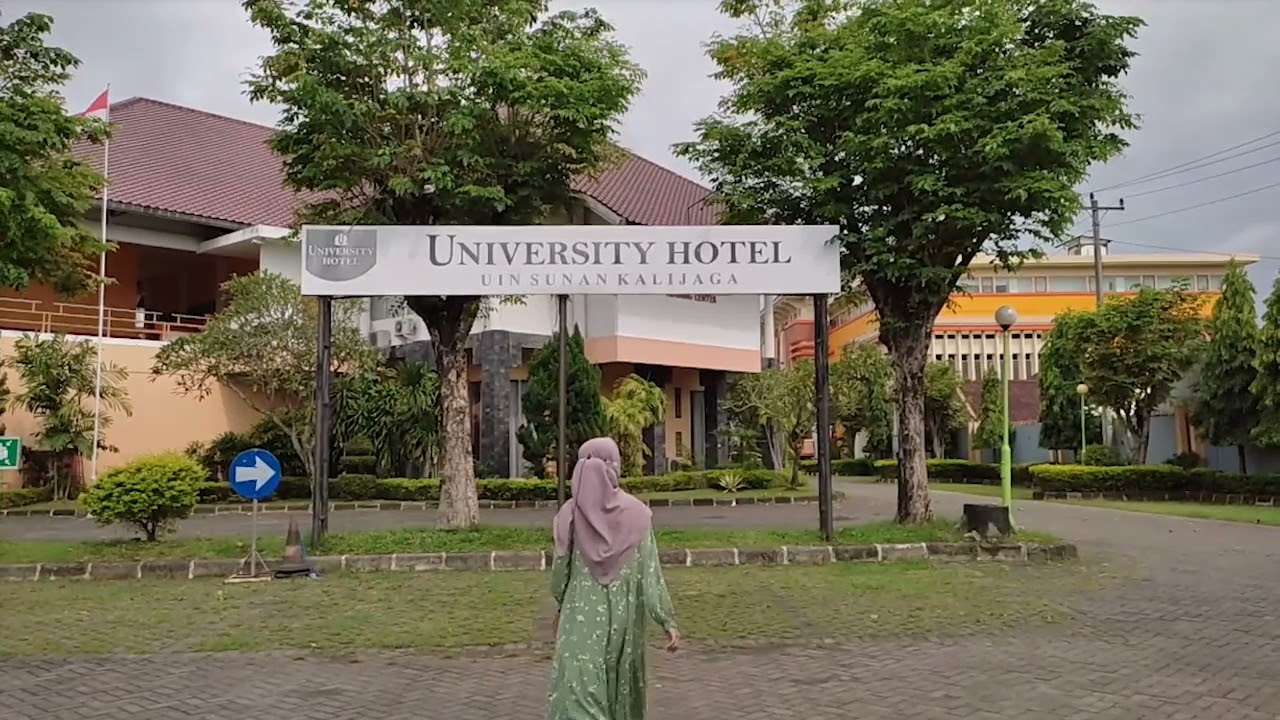 UNIVERSITY HOTEL, Hotel Bintang Tiga Terbaik di Yogyakarta - YouTube