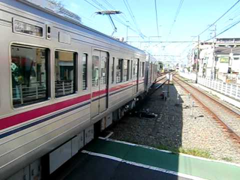 つつじヶ丘駅に2連続で各駅停車が到着！！（京王7000系・京王8000系）