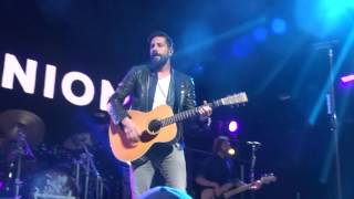 Old Dominion sings Half Empty at PNC Music Pavilion