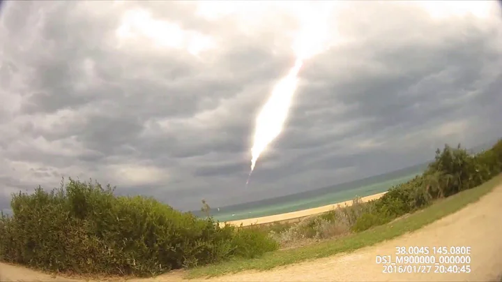 Dangerously Close Meteor Strikes Australian Beach - DayDayNews