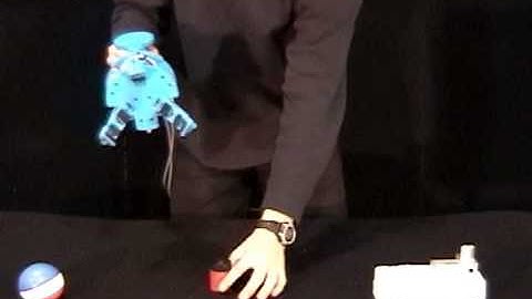 Pneumatically-driven robotic hand