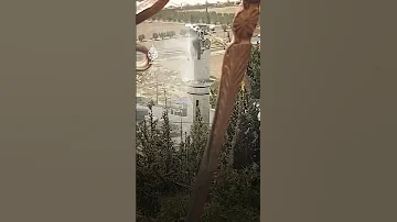جرافات الاحتلال الإسرائيلي تهدم مئذنة مسجد في قرية الهجرة جنوبي الخليل في الضفة الغربية 