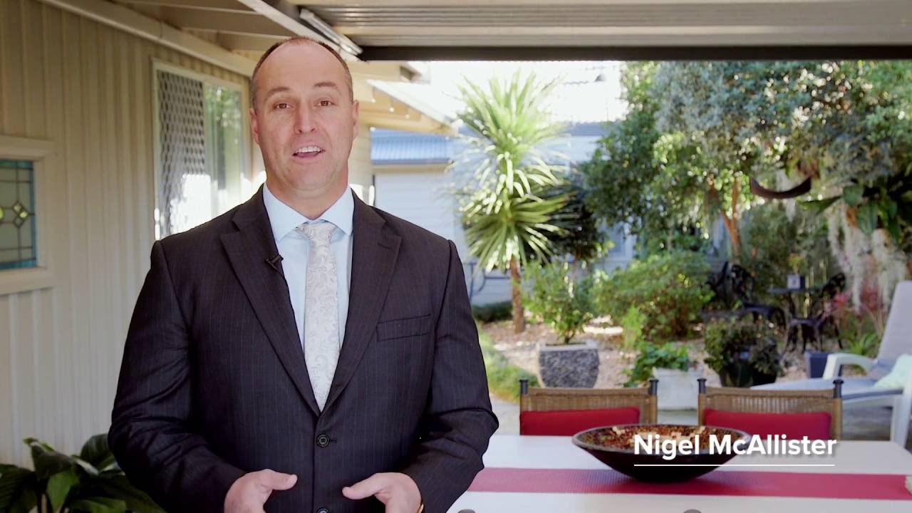 Como, 15 Currah Road