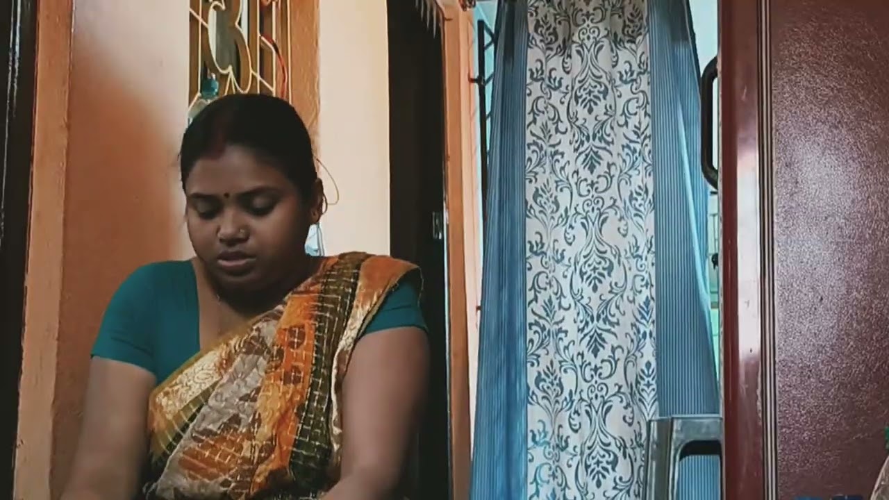 काम के साथ-साथ आज सुबह-सुबह हो रही थी ननद भाभी की नोकझोंक