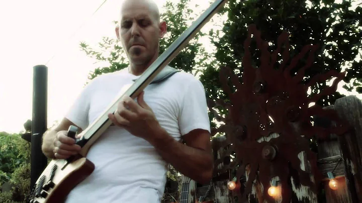 Jeff Dodd playing Bassline Worp Art 5 string fretl...