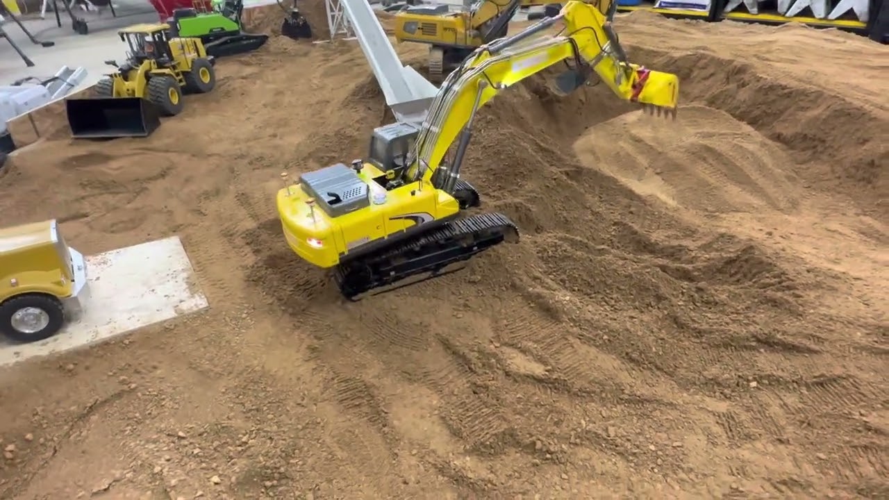 Kabolite k350  with a mini German pump  1/14 RC Bager Kobelco SK350