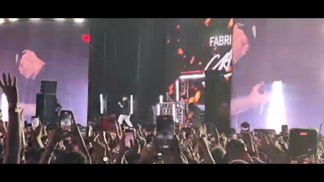 Fabri Fibra vip in trip red valle Olbia YouTube Fabri Fibra vip in trip red valle Olbia YouTube