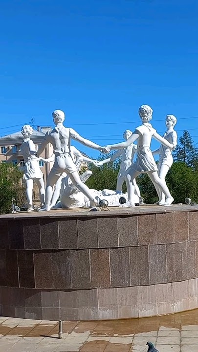 Фонтан "Детский хоровод" на Привокзальной площади в Волгограде ...