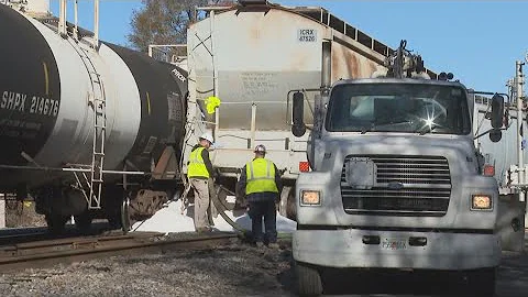 Forsyth neighbors react to train derailment involving two box cars