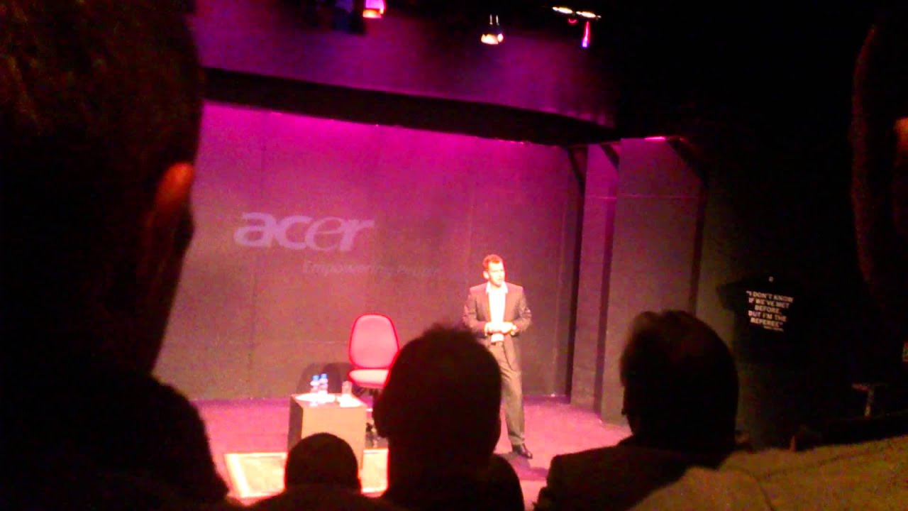 Nigel Owens singing "Myfanwy" Nigel Owens singing "Myfanwy"