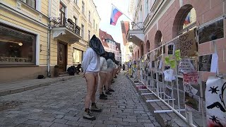 بدون تعليق: مظاهرة في إستونيا ضد اغتصاب النساء حرب أوكرانيا