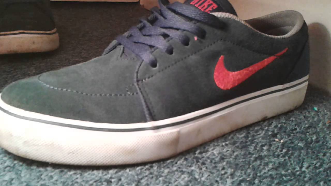 Nike satire blue/red first look