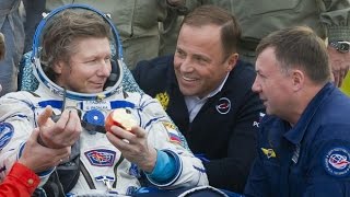 видео: Посадка спускаемого аппарата транспортного пилотируемого корабля «Союз ТМА-16М» картинка: Посадка спускаемого аппарата транспортного пилотируемого корабля «Союз ТМА-16М»