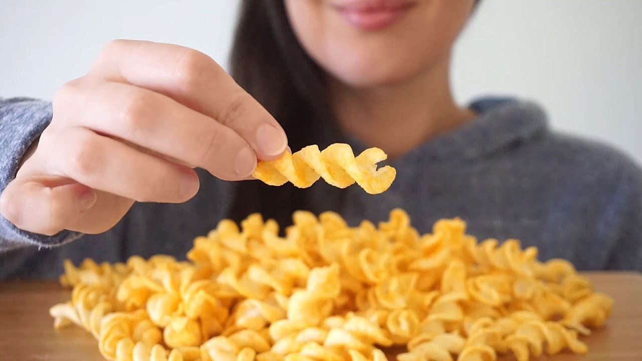ASMR Eating Sounds: Crunchy Cheesy Twist Chips ~ Vegan (Mostly No Talking)