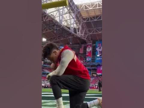 Patrick Mahomes PRAYING before SUPER BOWL - YouTube