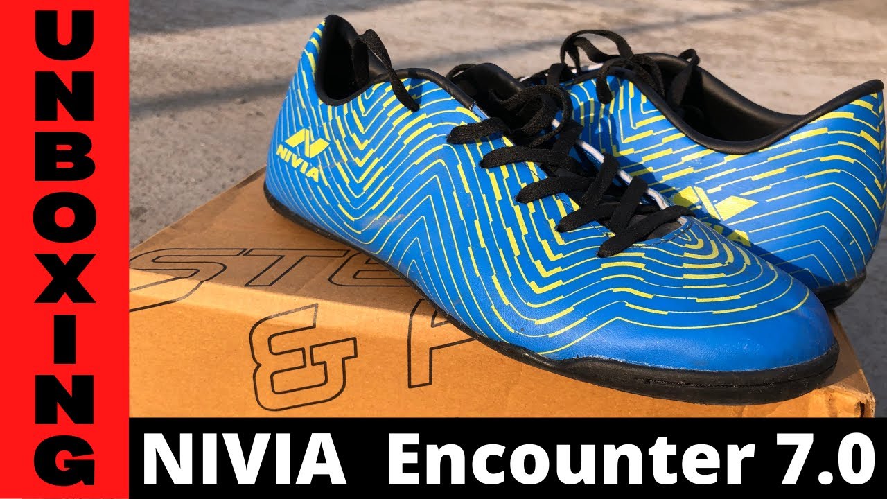 nivia futsal football shoes