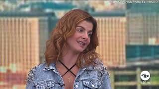 Carolina Cruz  con  Escote  Muy Bonita
