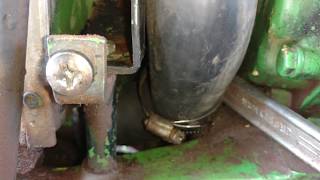 John Deere 2155 - Lower radiator hose