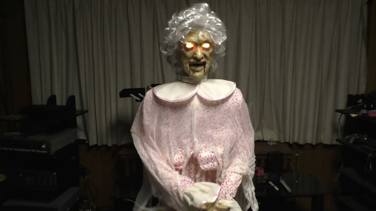 Twisted Grandma Spirit Halloween animatronic new for 2025 , made by Tekky