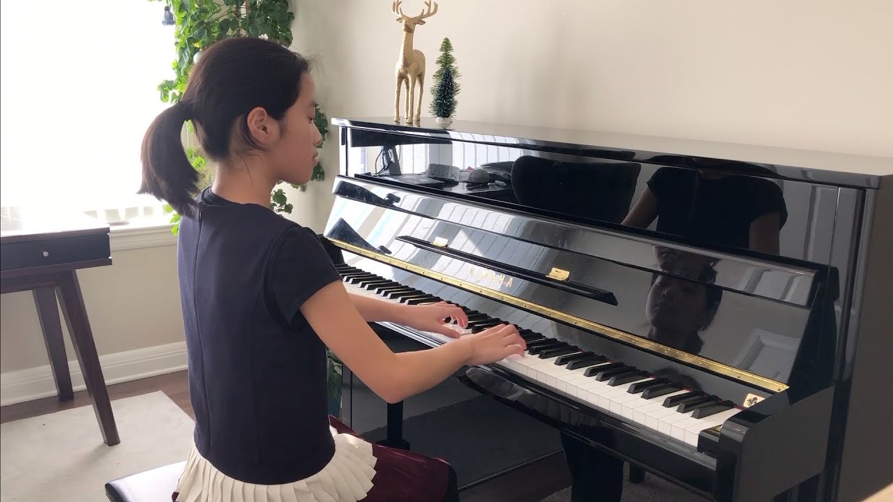 Hummel – Rondo in C Major, op. 52 no. 6. Cathy Zhang – piano.