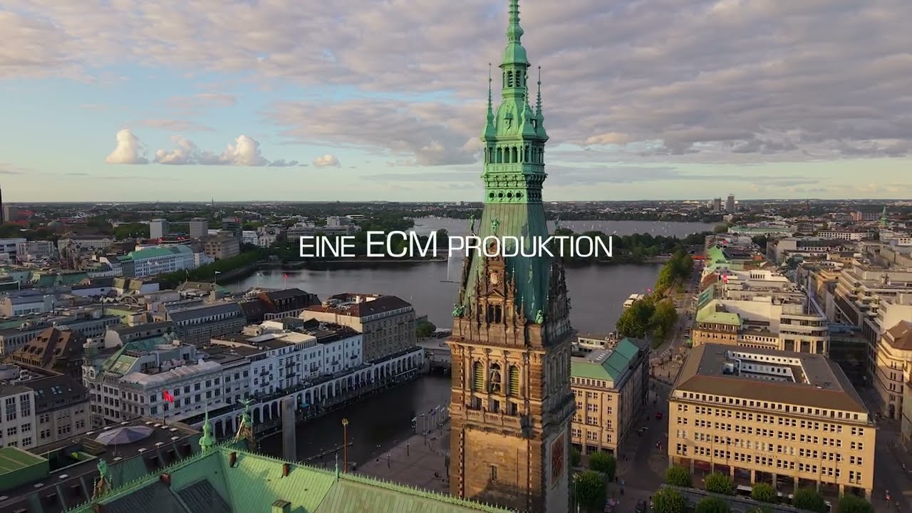 Hamburg aus der Luft / Alsterfontäne & Michel / DJI Air 3S
