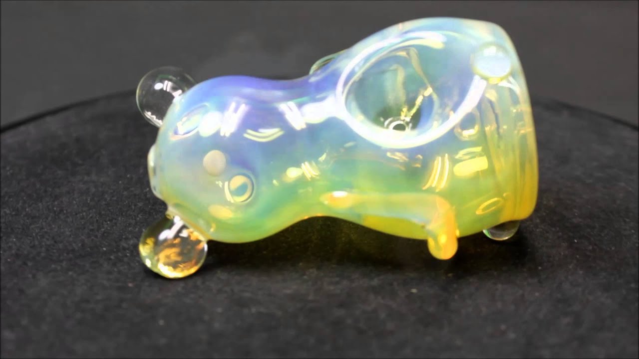 Color Changing Glass Bear Pipe - Funkypiece.com