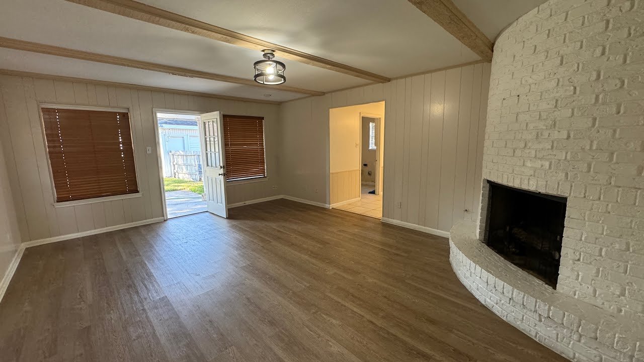 $2200 4 bedroom house for rent in Houston TX. Link in the description