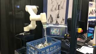 DOBOT CR5 with Solomon vision - bin-picking solution