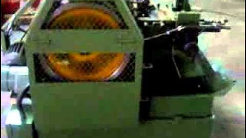 Automatic screw cold heading machine