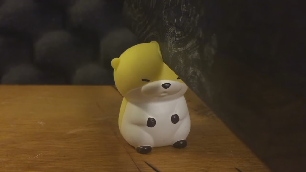 Hot Knife vs. Cute Otter Toy