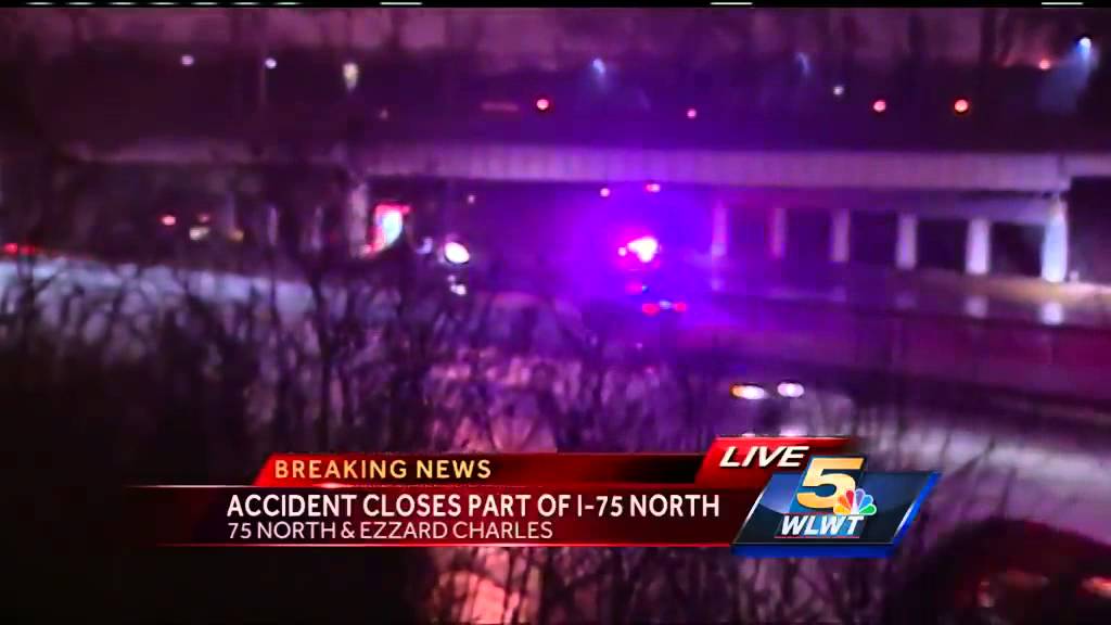 Coroner on scene of 4-car crash on Interstate 75 - YouTube